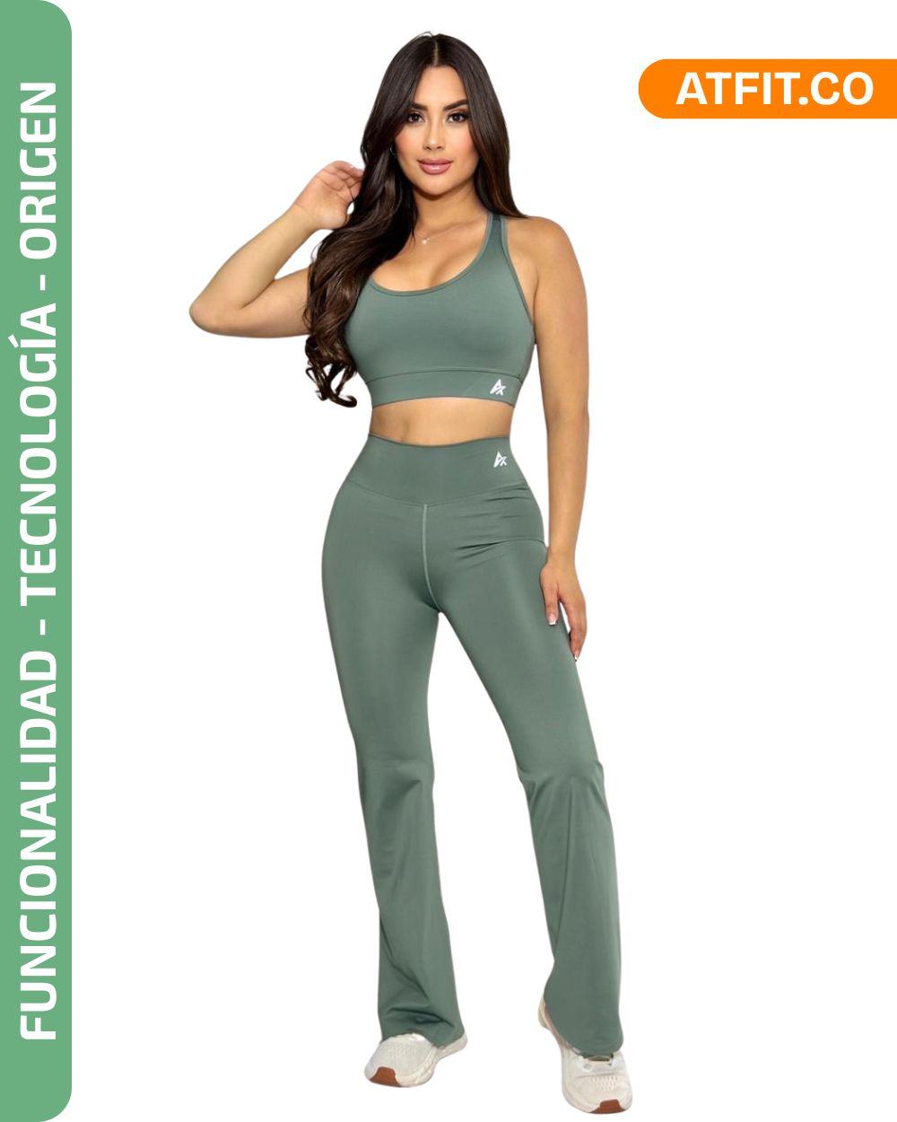 Conjunto deportivo mujer leggings bota campana y top squat proof, vista posterior — At Fit Sport Colombia