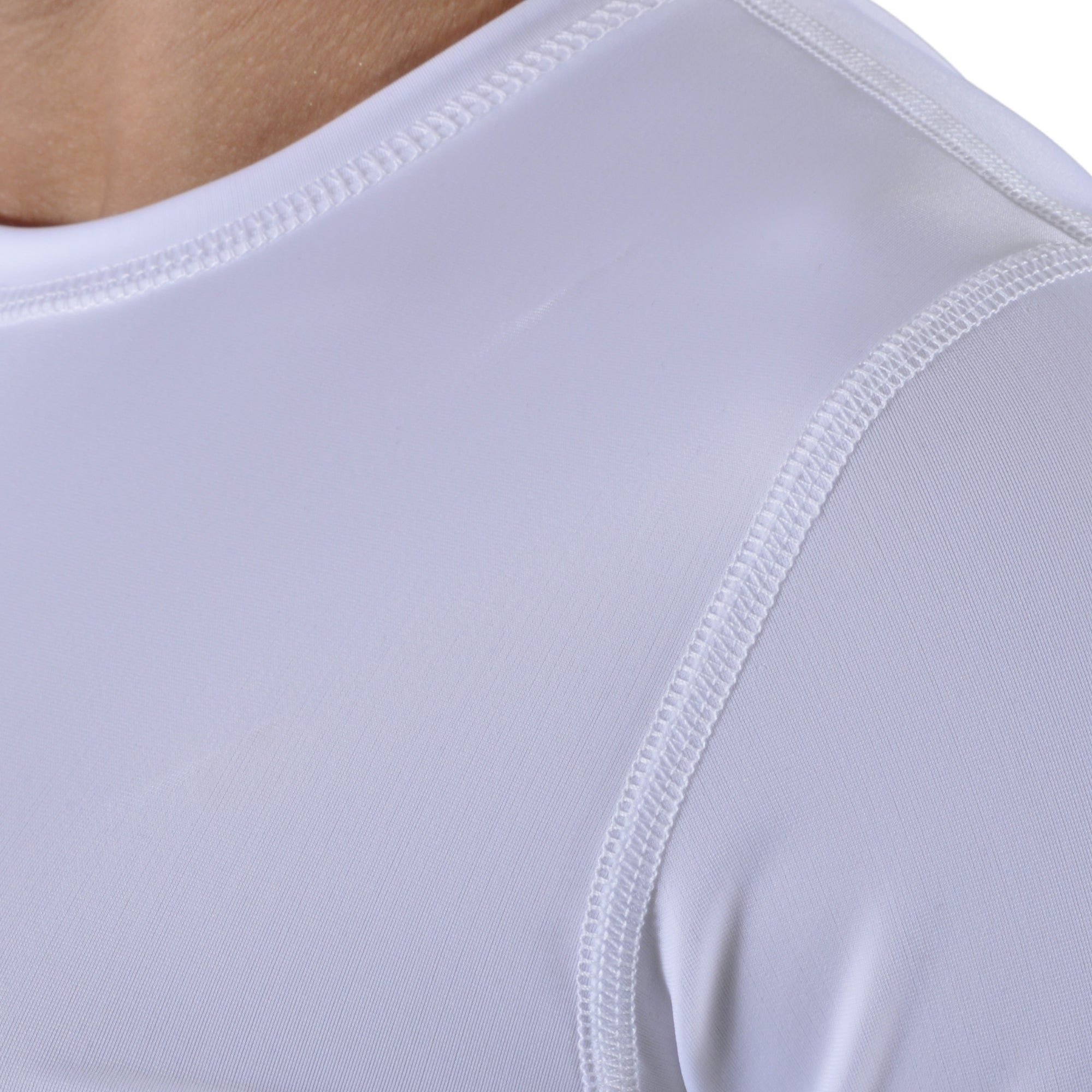 Crop top mujer manga corta Madeira Pac blanco At Fit Sport Colombia