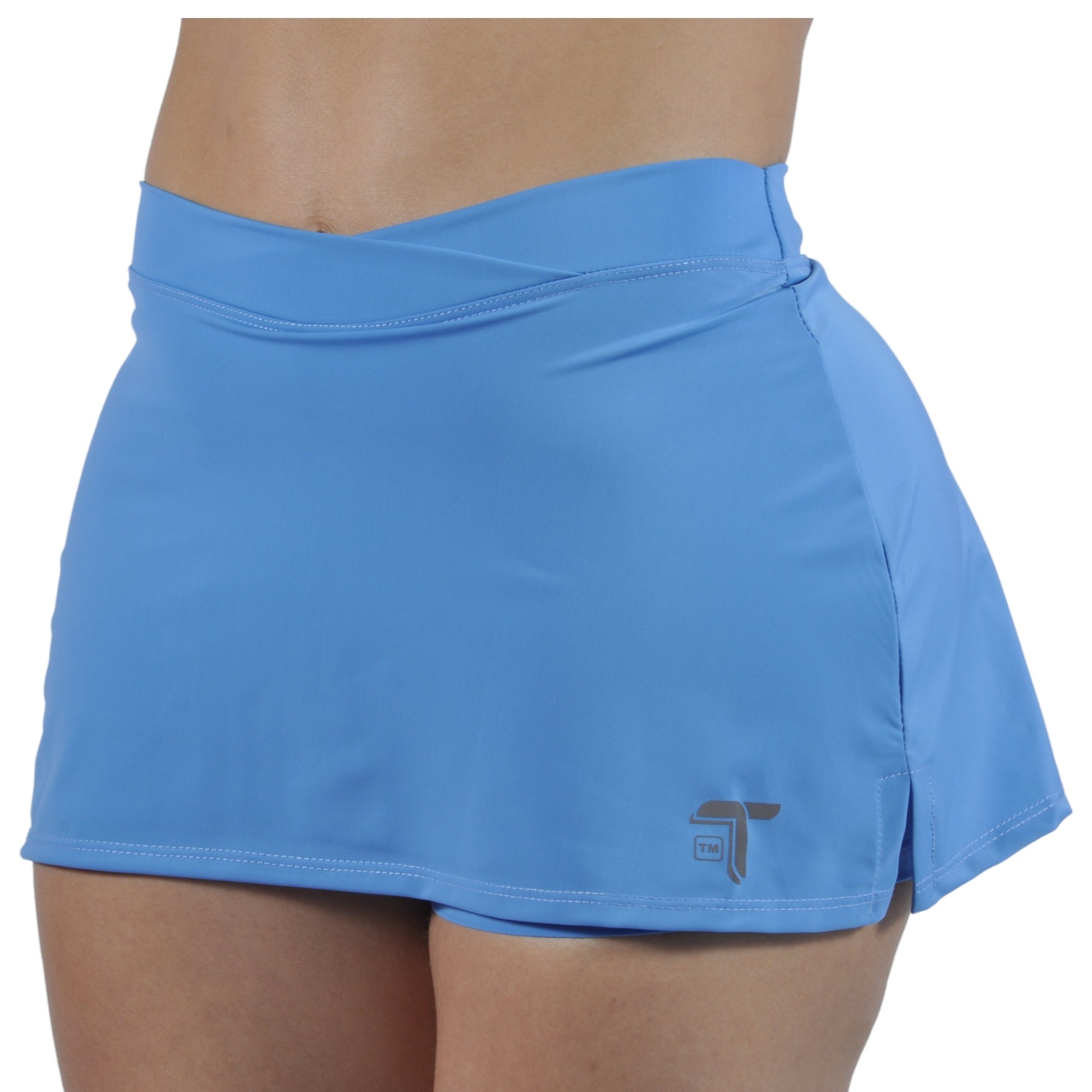 Falda short deportiva pretina cruzada azul claro 2-en-1 At Fit Sport Colombia