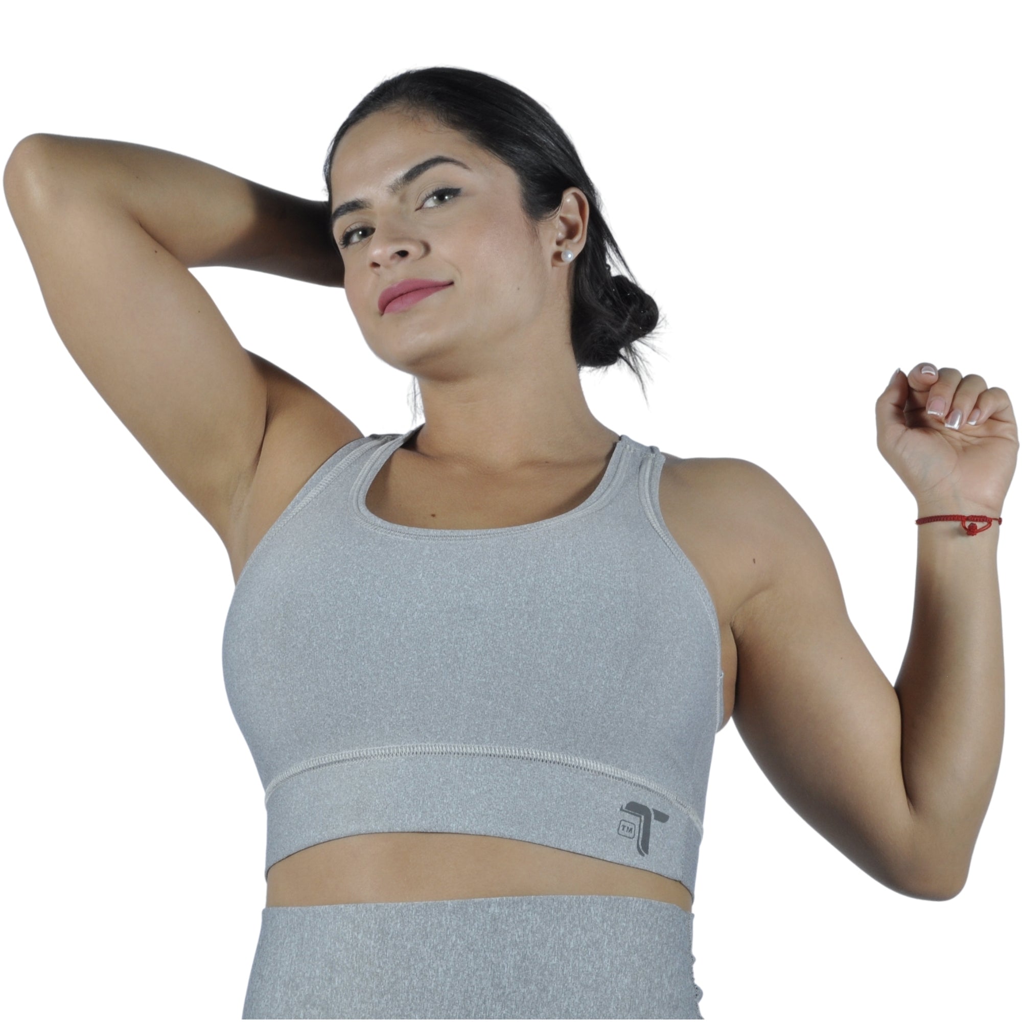 Top deportivo mujer tirantes en V Sirirí gris sujeción media At Fit Sport Colombia