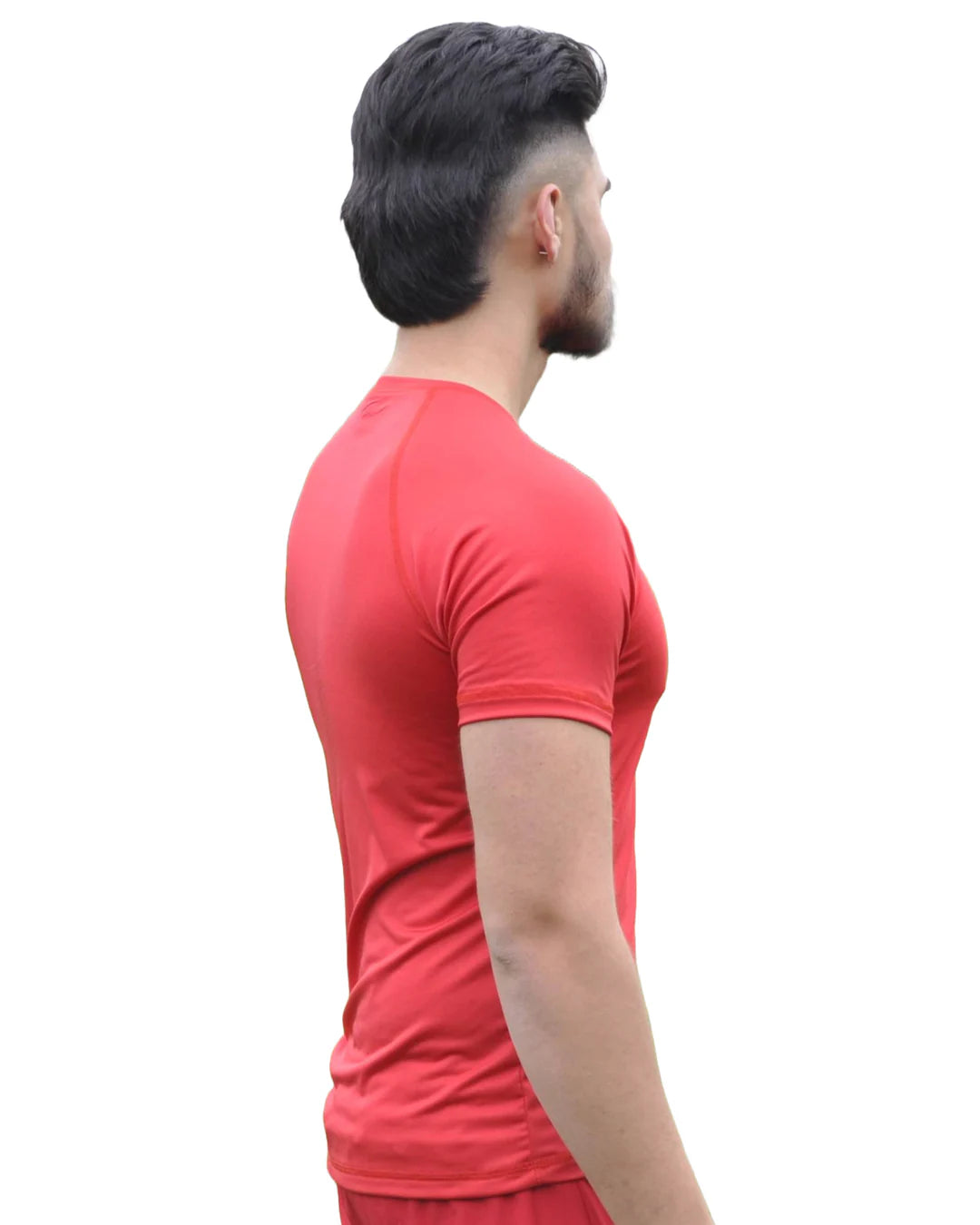 Camiseta Deportiva Hombre Manga Ranglan Transpirable: rojo modelo lateral — At Fit Sport Colombia