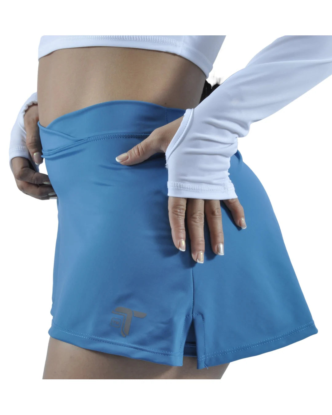 Falda Short Deportiva 2 en 1 Pretina Cruzada: azul celeste detalle lateral — At Fit Sport Colombia