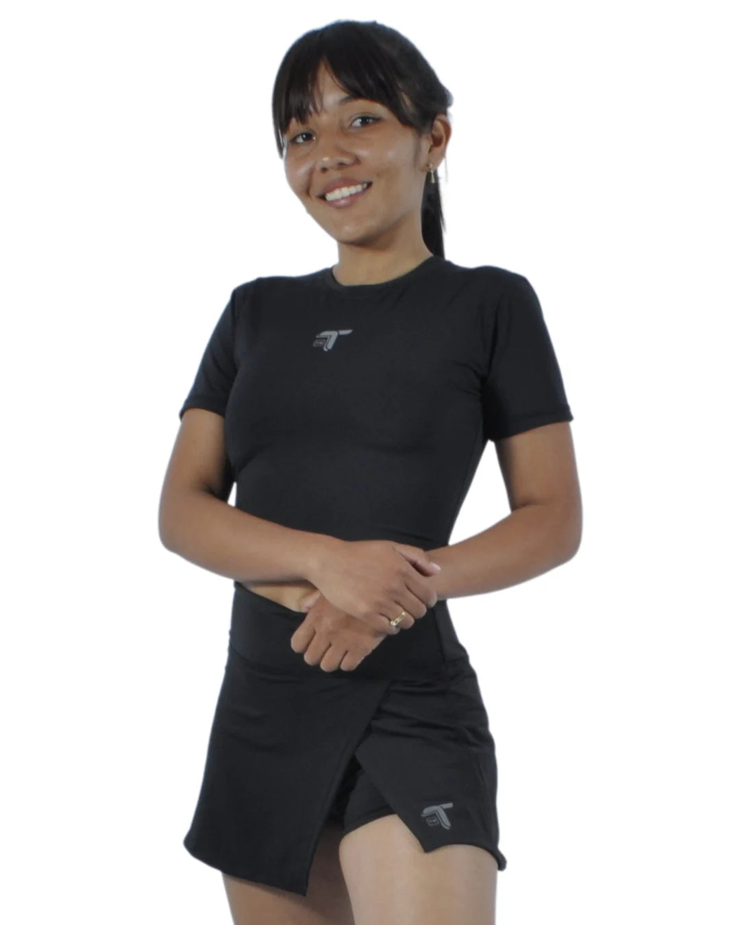 Falda Short Deportiva Inca 2 en 1 para Tenis y Pádel: negro modelo frontal — At Fit Sport Colombia