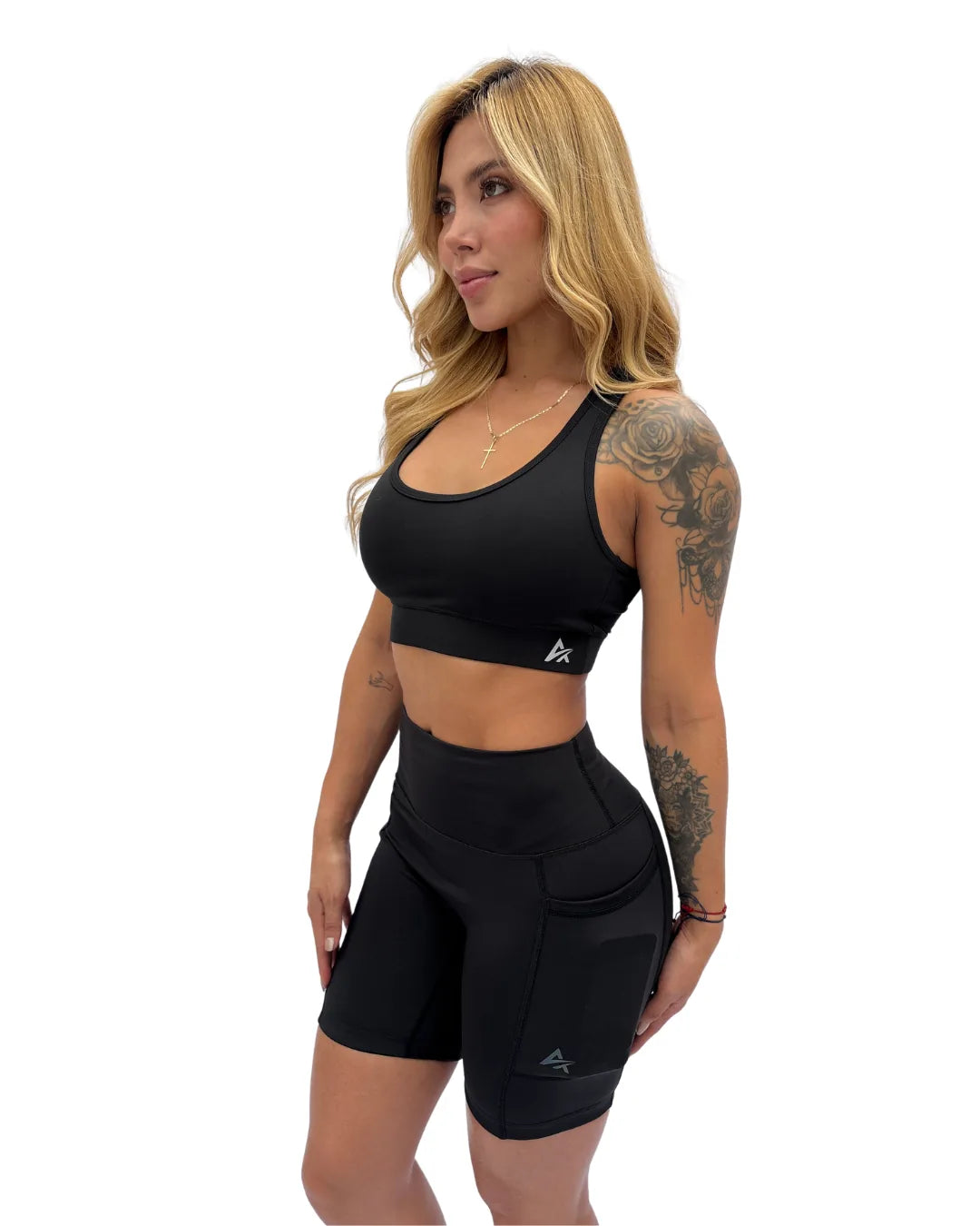 Short deportivo Sprint mujer negro con bolsillo lateral - At Fit Sport Colombia